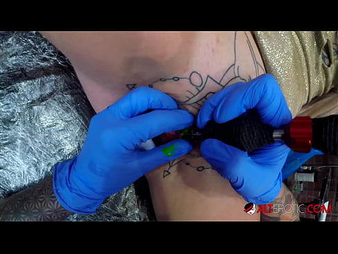 ❤️ tattooed ທີ່ສຸດ Hottie Sully Savage ໄດ້ຮັບ tattoo ສຸດ clitoris ຂອງນາງ ️ ໜັງໂປ້ ຢູ່ທີ່ພວກເຮົາ lo.porn-mz-com.ru% ﹏